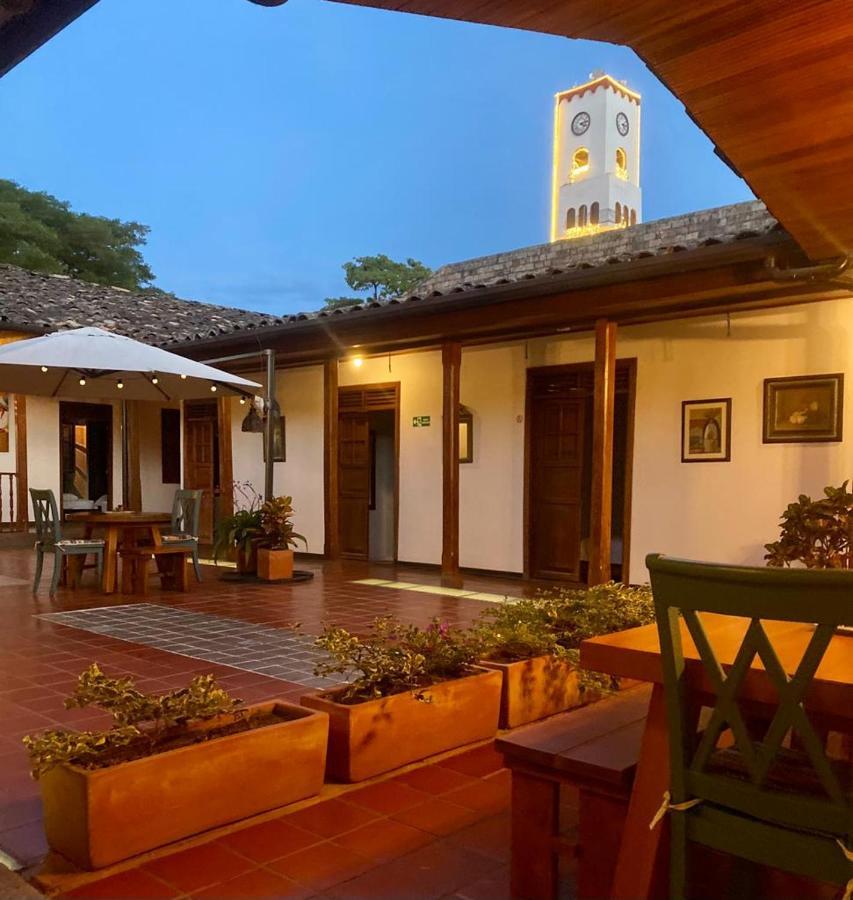 Hotel Colonial Andino - Parque Principal De Pitalito Exteriér fotografie